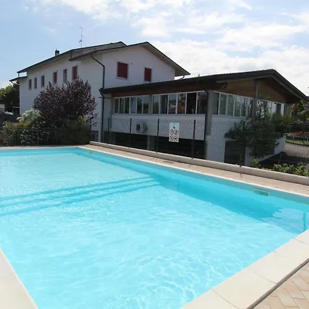 Loft Liana アパート