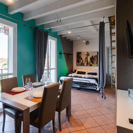 Loft Liana アパート *